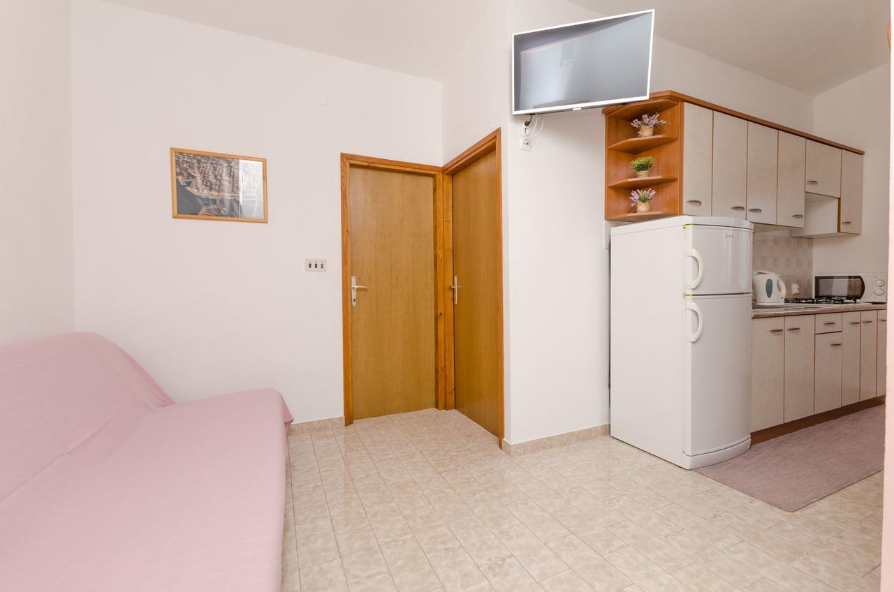 Apartments Spavalo Pag Town Exterior photo